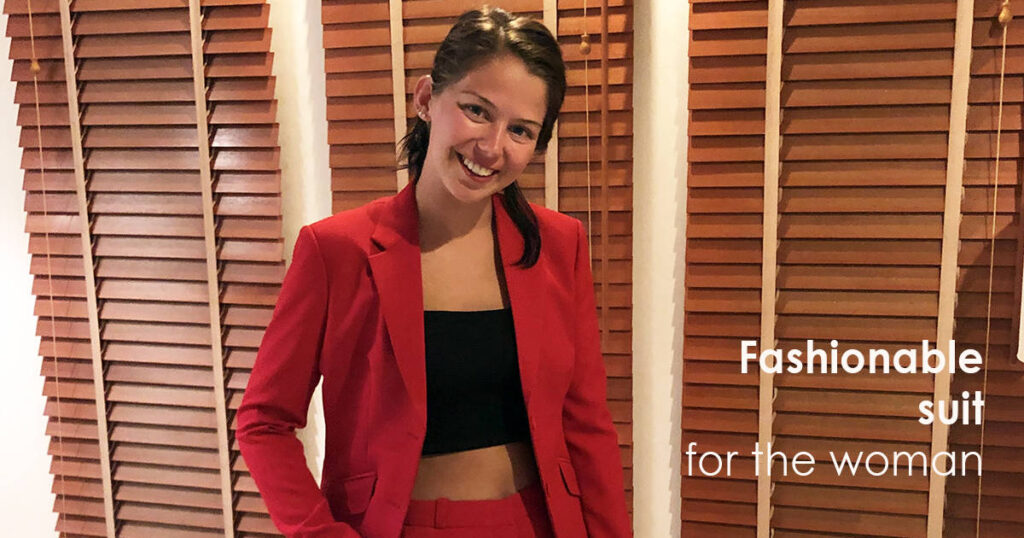 Fashionable-sui-for-the-woman