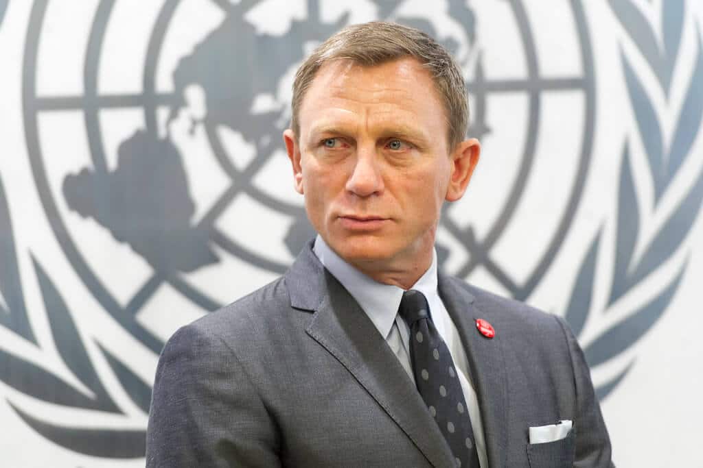 Grey suit - Daniel Craig