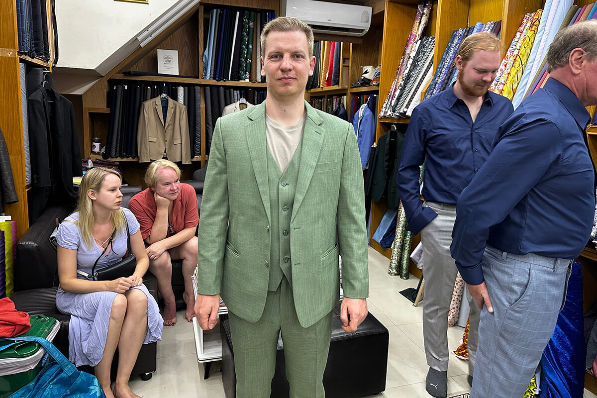 Why a Linen Suit is Perfect for a Summer Wedding
