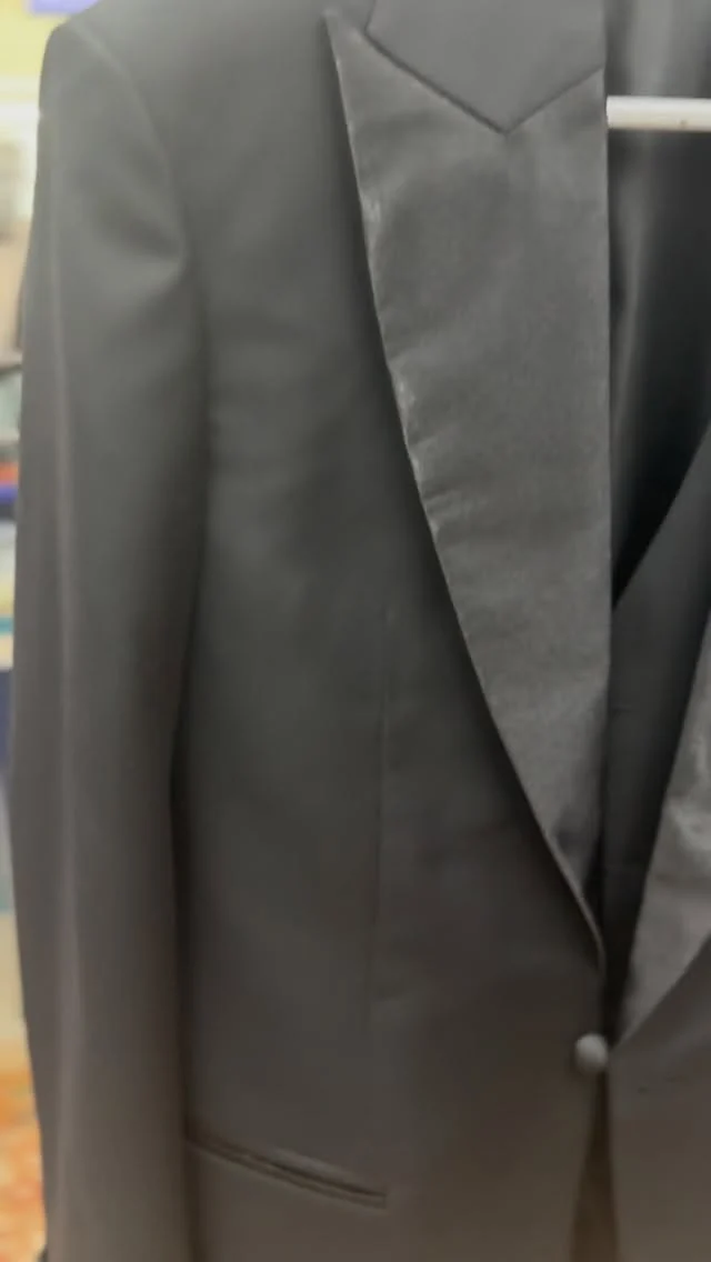 #AshTailorSamui #BestTailorSamui #BespokeSuit
#WeddingSuit #TuxedoStyle KohSamui
Bophut LuxuryStyle CustomMade
Anzug Maßanzug HochzeitAnzug
ThailandTravel SamuiLife